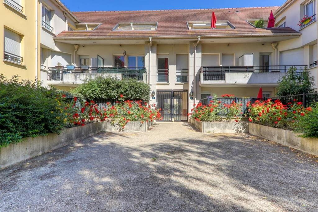 Amilly Park 6 Personnes 2 Chambres Pk Prive En Sous Sol Serris Exterior photo